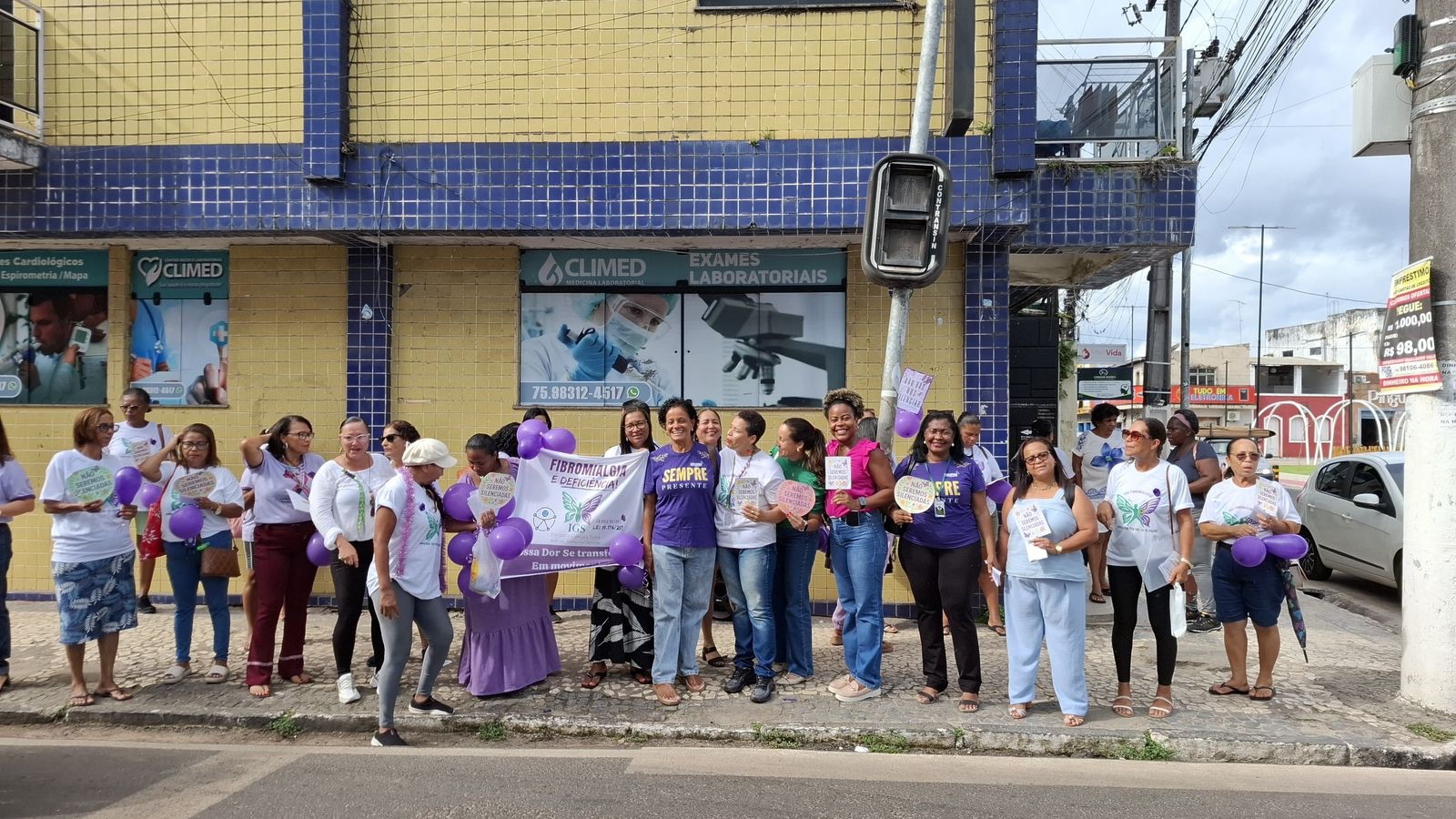 Prefeitura de Valença leva campanha do Fevereiro Roxo às ruas em apoio a mulheres com fibromialgia