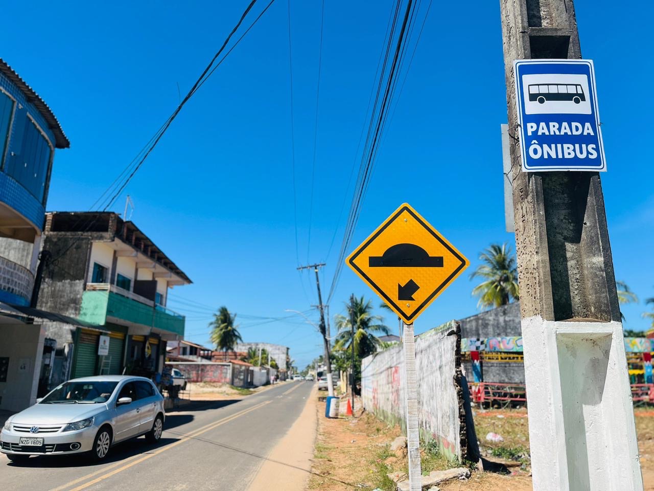 Avenida Taquari recebe sinalização vertical após obras de drenagem e pavimentação