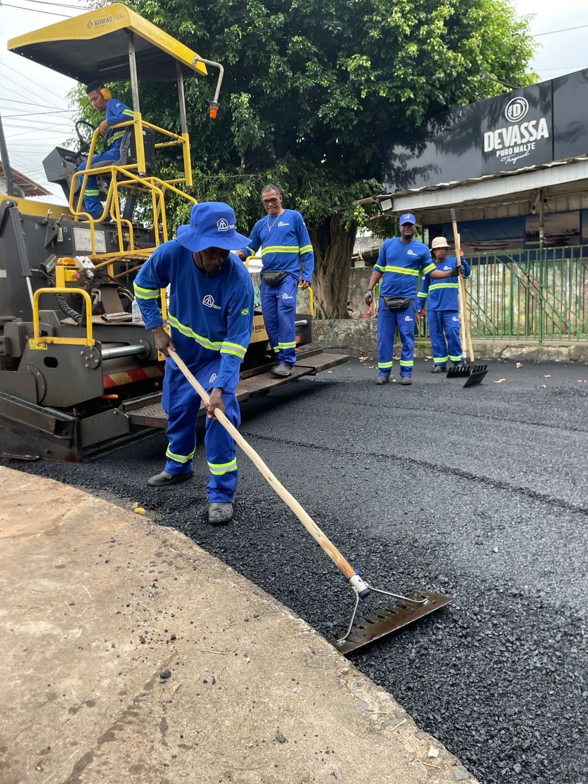 Prefeitura de Valença inicia obra histórica de pavimentação asfáltica no bairro da Urbis