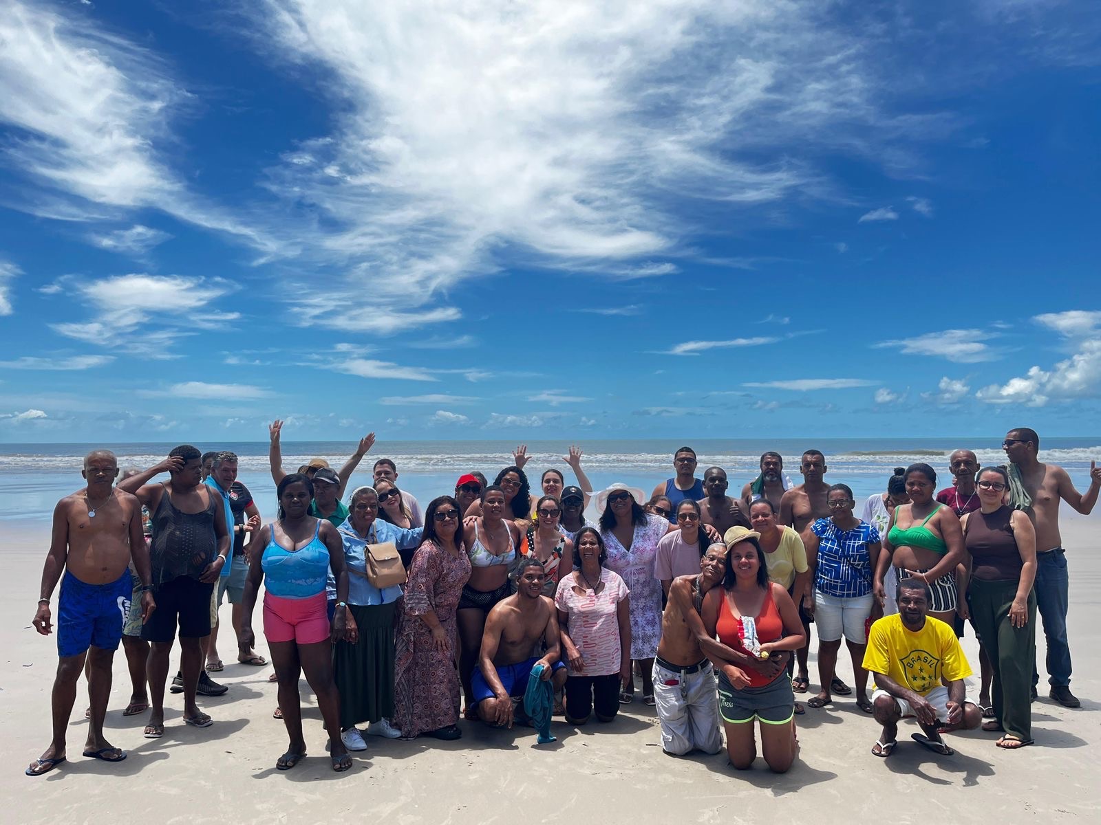 CAPS II José Leal promove atividades recreativas na Praia de Guaibim