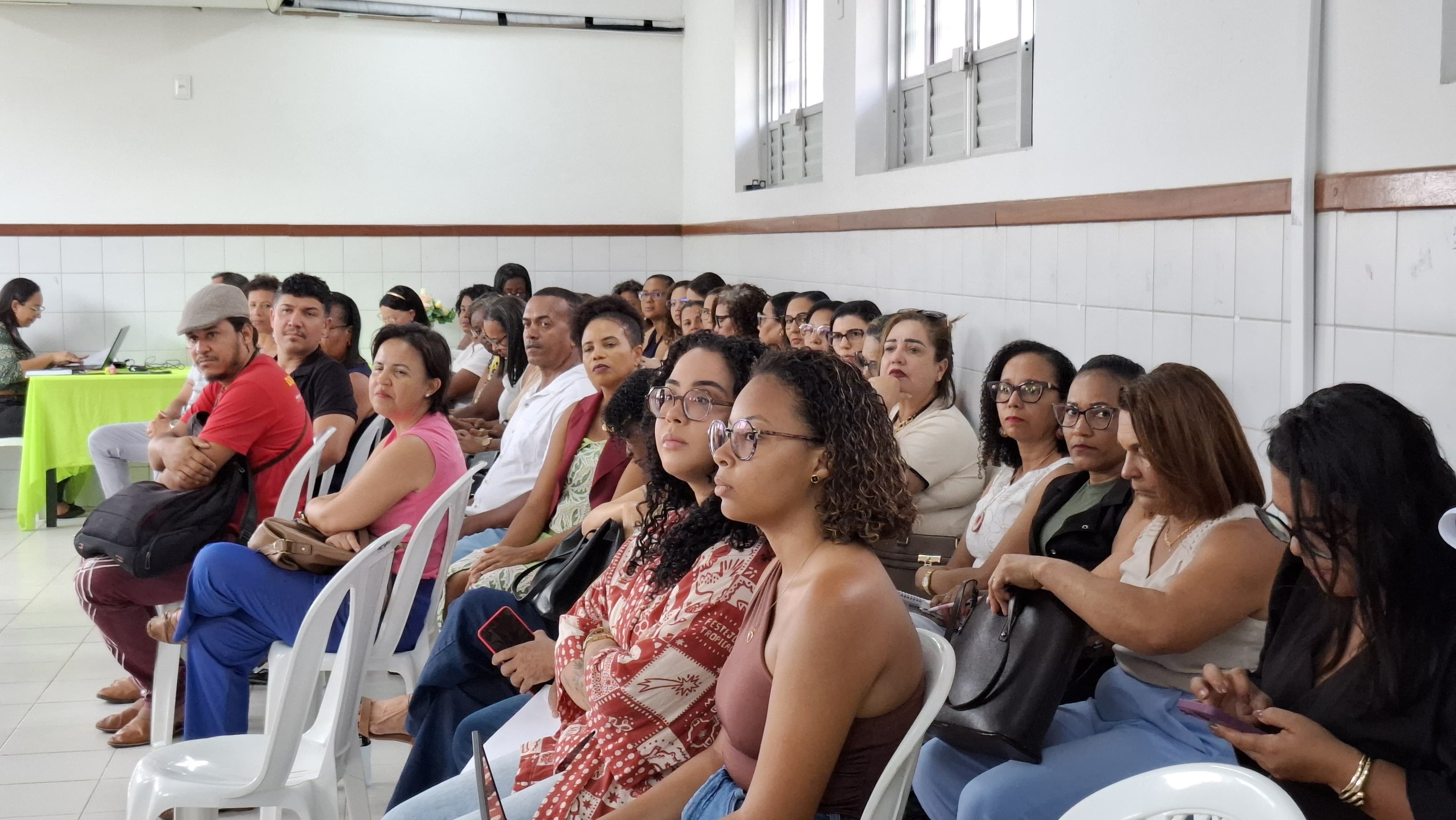 Consulta pública debate implantação da BNCC Computação na rede municipal de Valença
