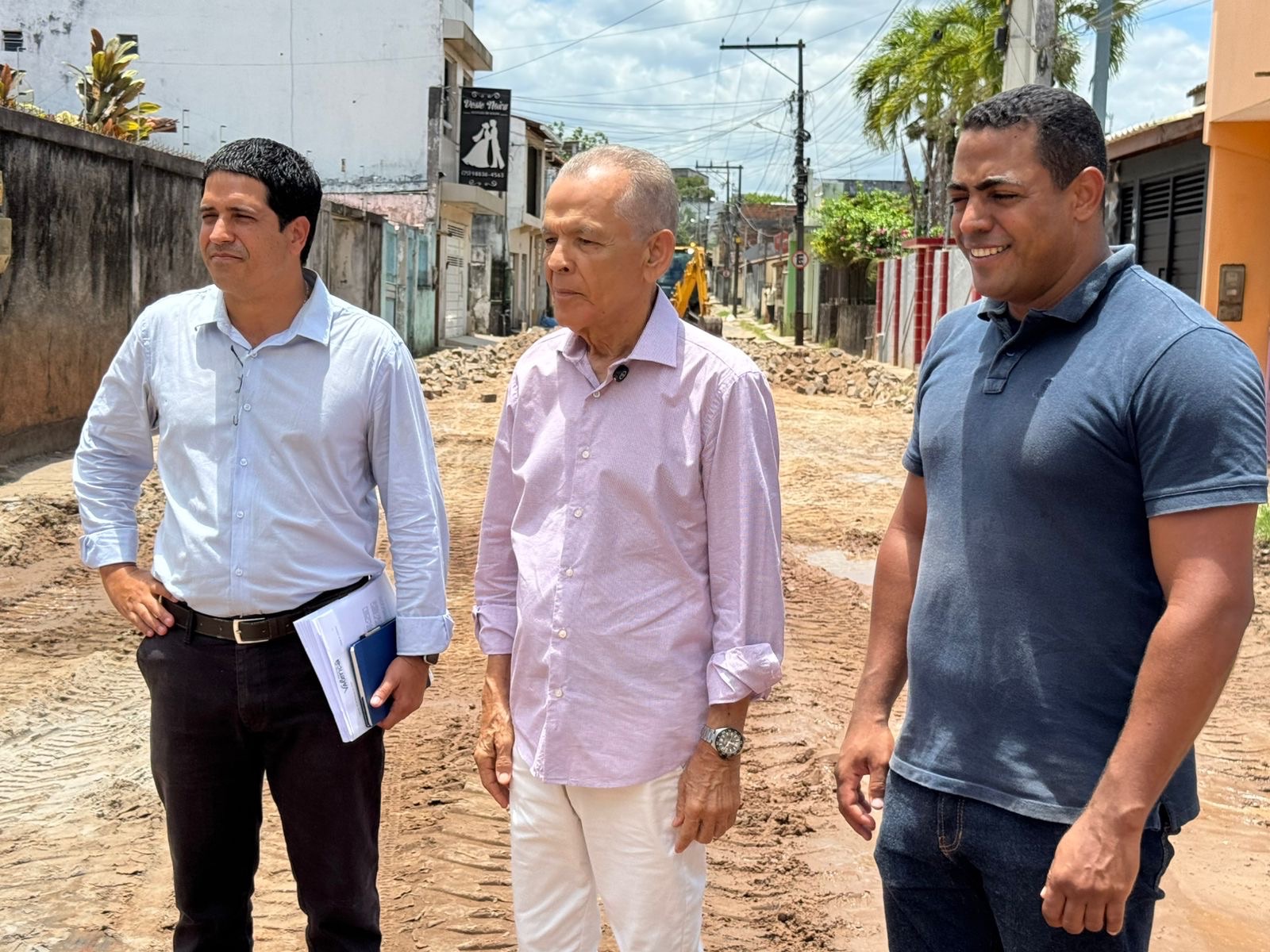 Obras transformam Rua Alagoas e preparam a via para pavimentação asfáltica