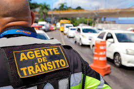 Nova lei permite que agentes de trânsito portem armas durante e também fora do trabalho