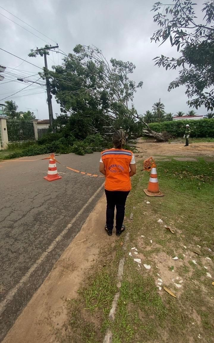 A prefeitura de Valença informa que o município está em alerta de perigo potencial de ventania, conforme aviso emitido pelo INMET.