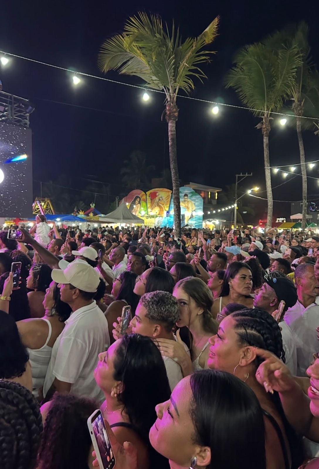 Réveillon Pé na Areia marca virada de ano histórica na Praia de Guaibim