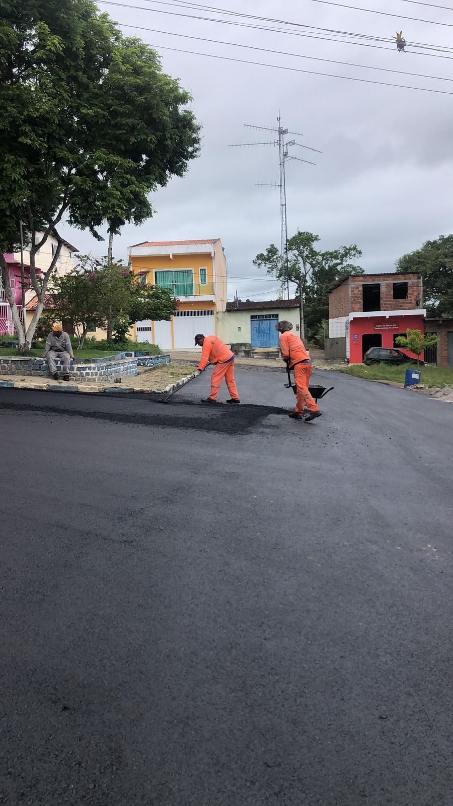 Parceria entre Prefeitura e Governo do Estado acelera obras de pavimentação em Serra Grande