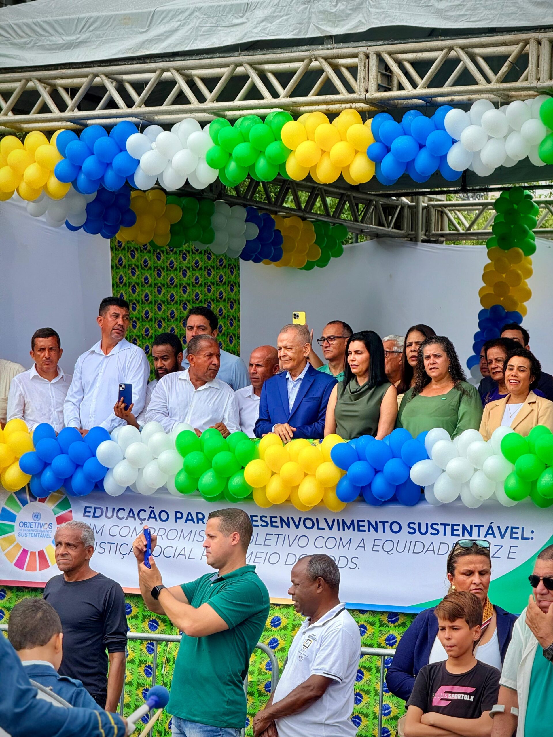 Desfile Cívico de 7 de Setembro reúne autoridades e milhares de pessoas em Valença