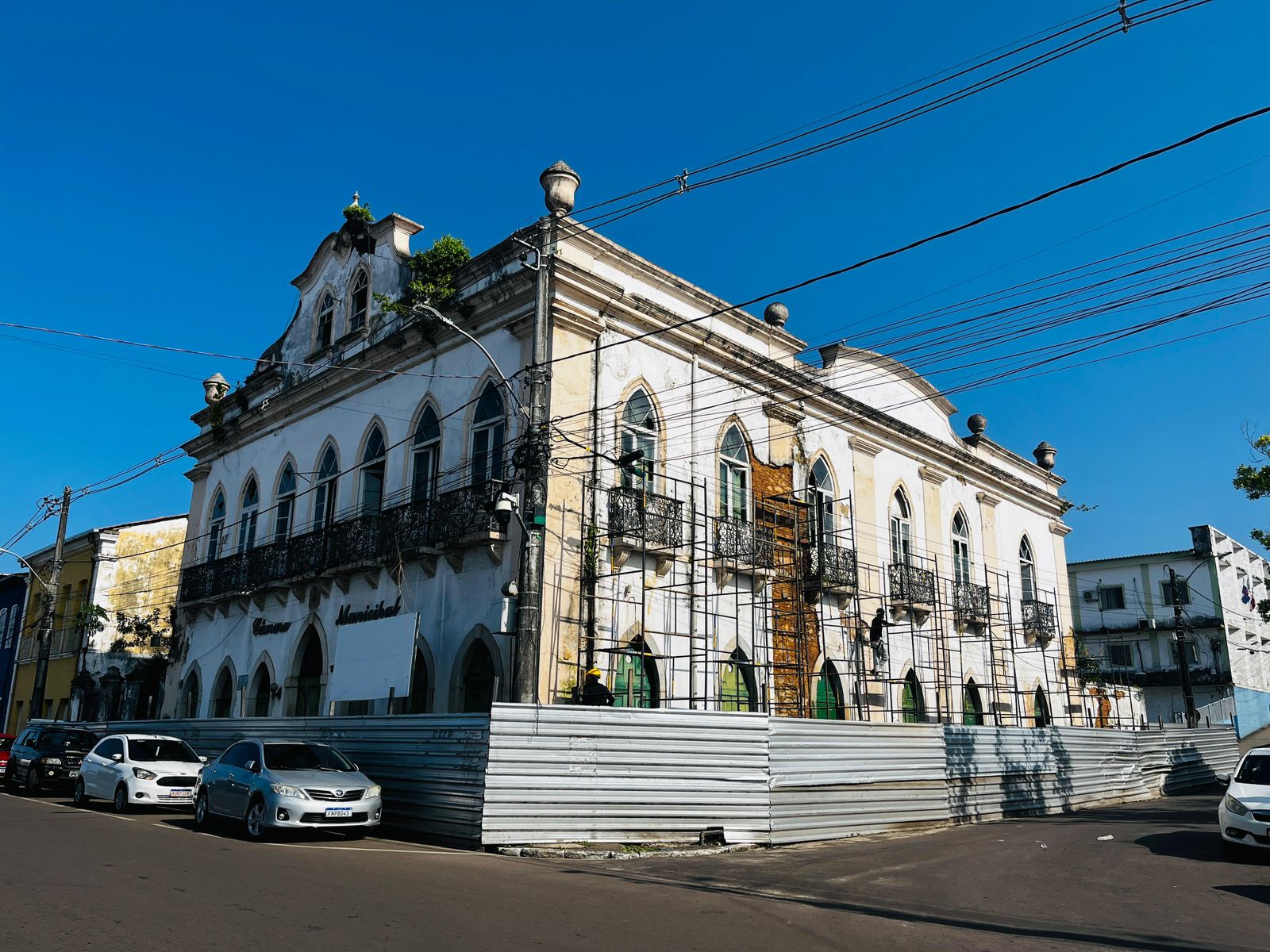 Prefeitura inicia recuperação da fachada do prédio da antiga Câmara de Vereadores de Valença