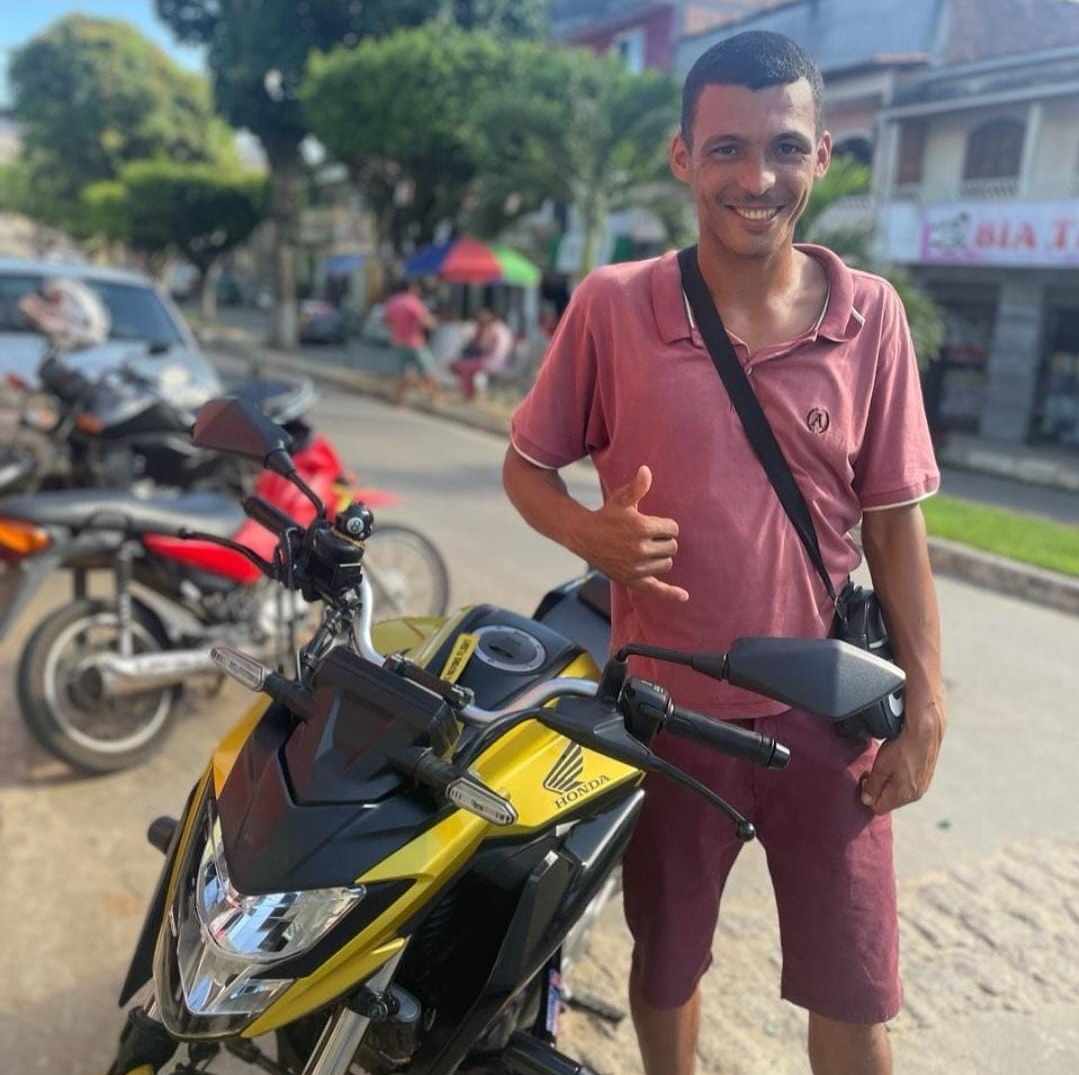 Jovem com deficiência intelectual é morto durante tiroteio em Presidente Tancredo Neves.