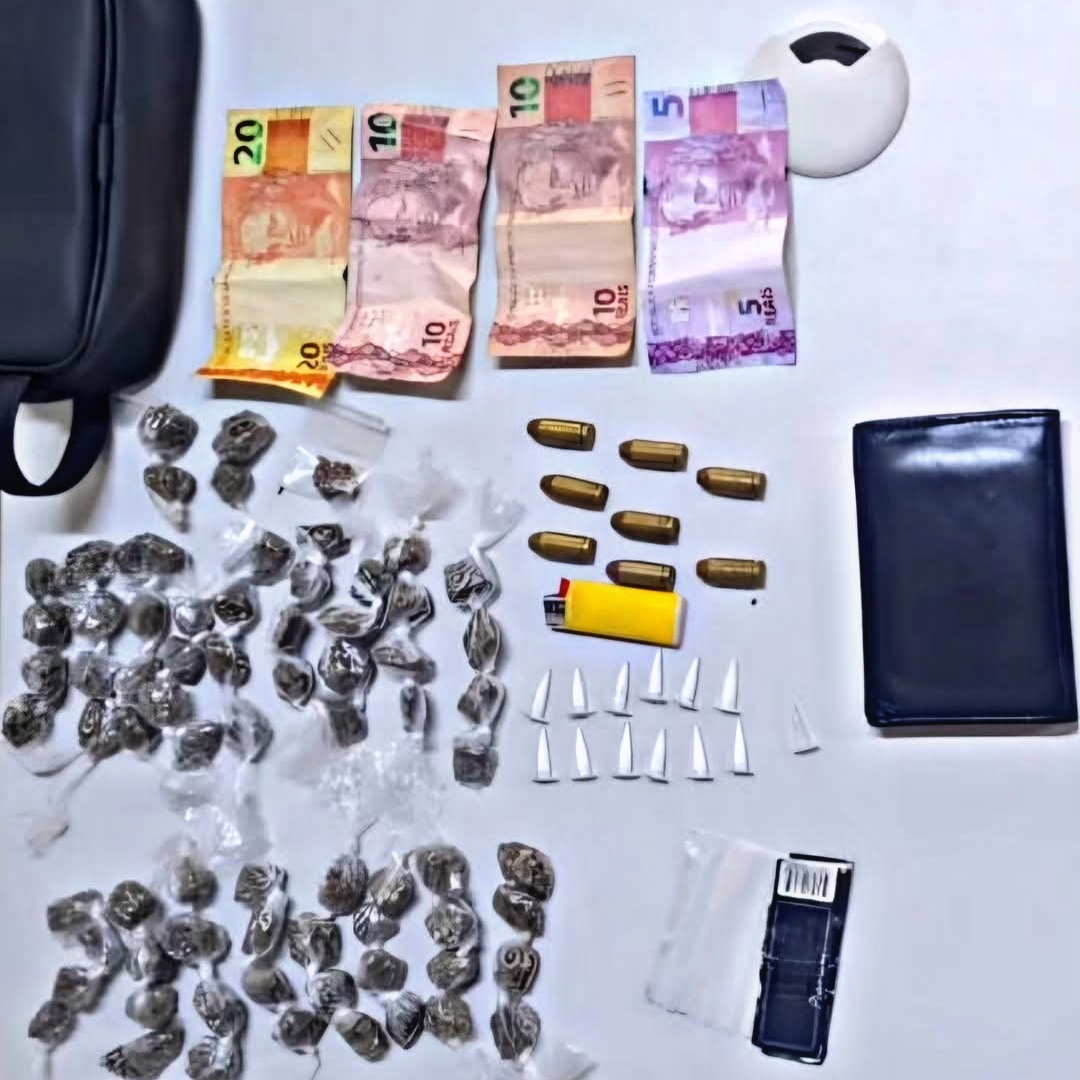 Polícia Militar apreende drogas e munições após denúncia de tráfico em Ituberá