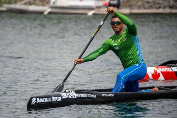 Isaquias Queiroz conquista ouro no Pan-Americano de Montreal no Canadá