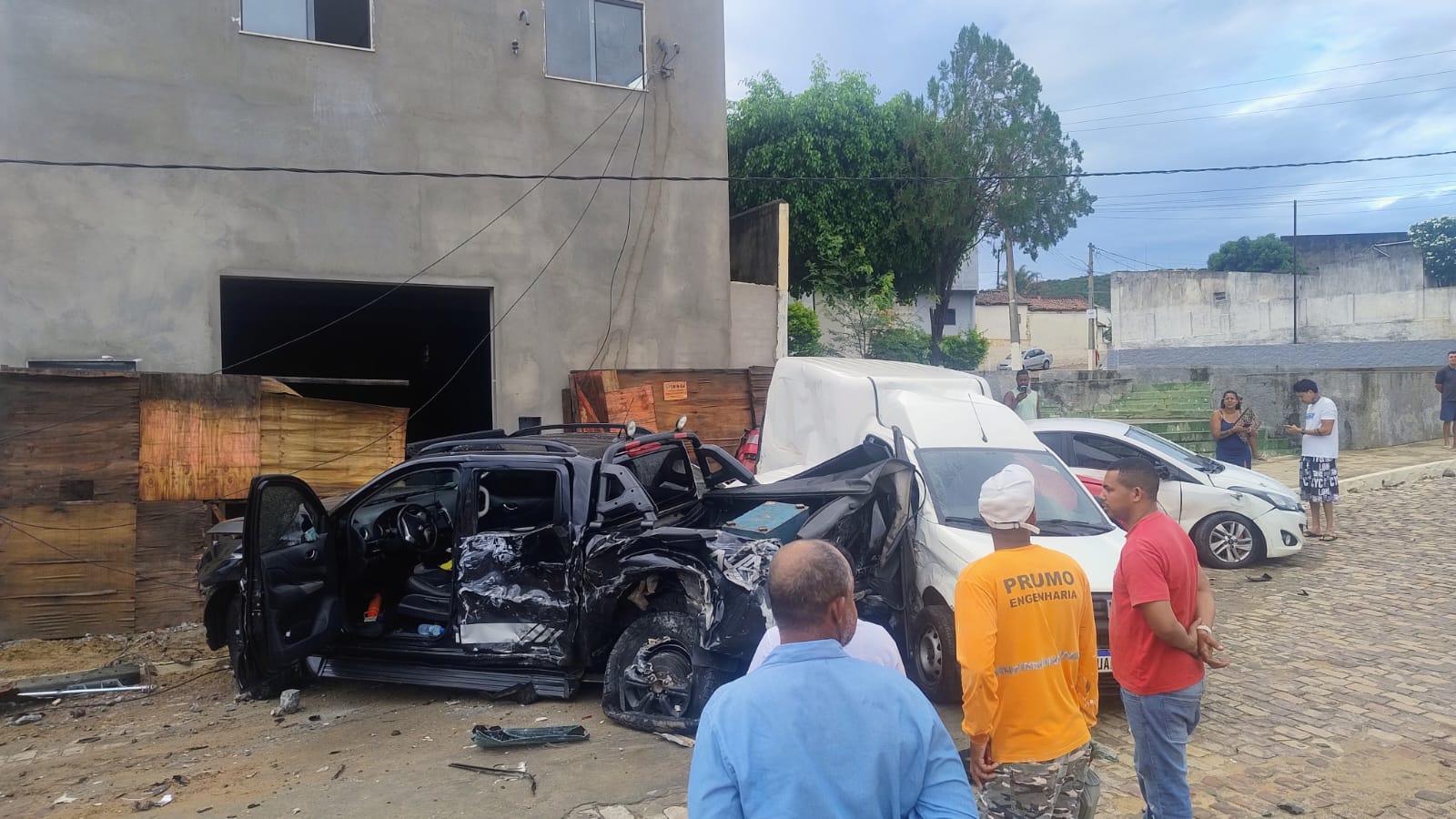 Grave acidente envolvendo caminhão e quatro veículos é registrado na Serra de acesso a Iramaia (BA)
