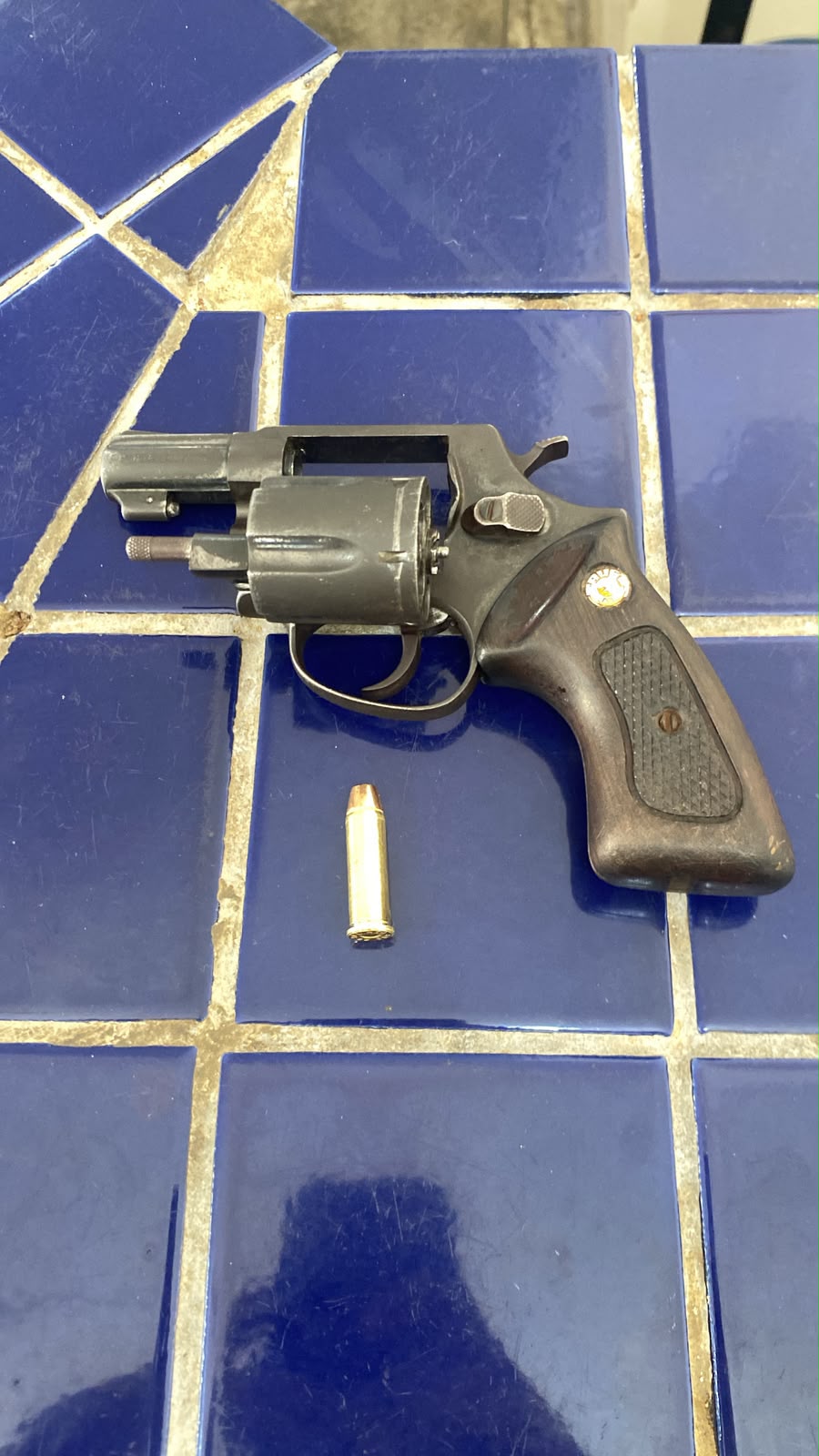 Homem é preso com arma de fogo nas imediações da Feira Livre de Brumado