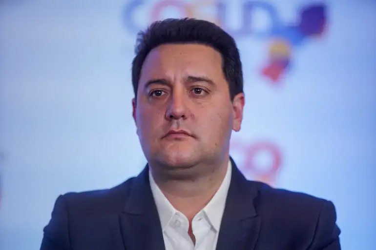 RATINHO JUNIOR DESISTE DE DISPUTAR A PRESIDÊNCIA E DECIDE PERMANECER NO GOVERNO DO PARANÁ