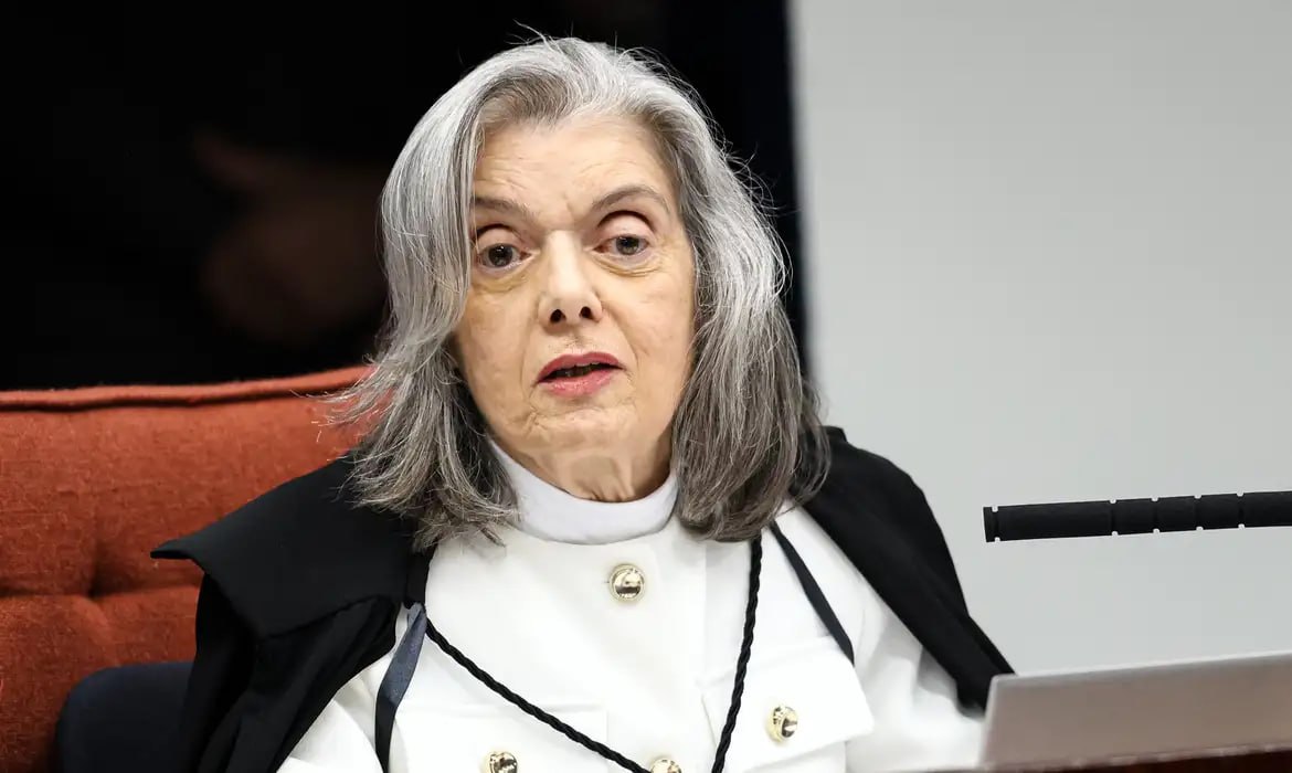 Ministra Cármen Lúcia acompanha Moraes e vota por condenação de Eduardo Bolsonaro no STF