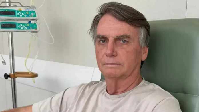 Ex-presidente Jair Bolsonaro é internado em UTI com broncopneumonia em Brasília
