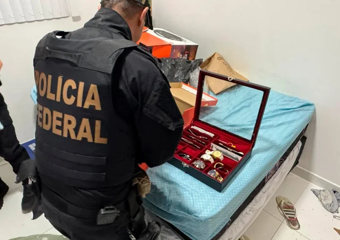 Polícia Federal realiza operação contra grupo envolvido em fraudes bancárias em Vitória da Conquista e Salvador