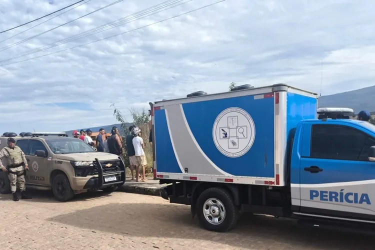 Ituaçu: Corpo de recém-nascido é encontrado após mau cheiro e urubus em terreno