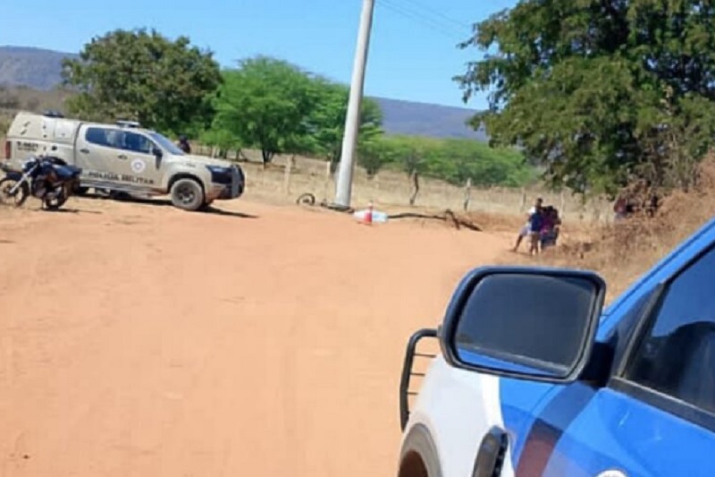 Jovem de 19 anos morre após motocicleta atingir poste na zona rural de Paramirim