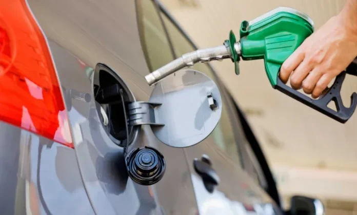 Petrobras anuncia nova redução no preço da gasolina a partir desta terça-feira (21)