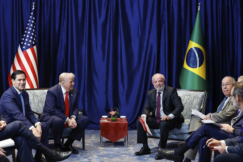 Governo Lula vê interferência de Trump após ação de bolsonaristas nos EUA