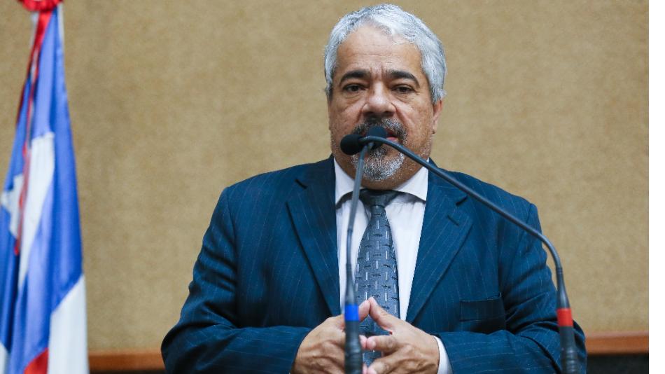 Fabrício Falcão homenageia coronéis da Polícia Militar da Bahia