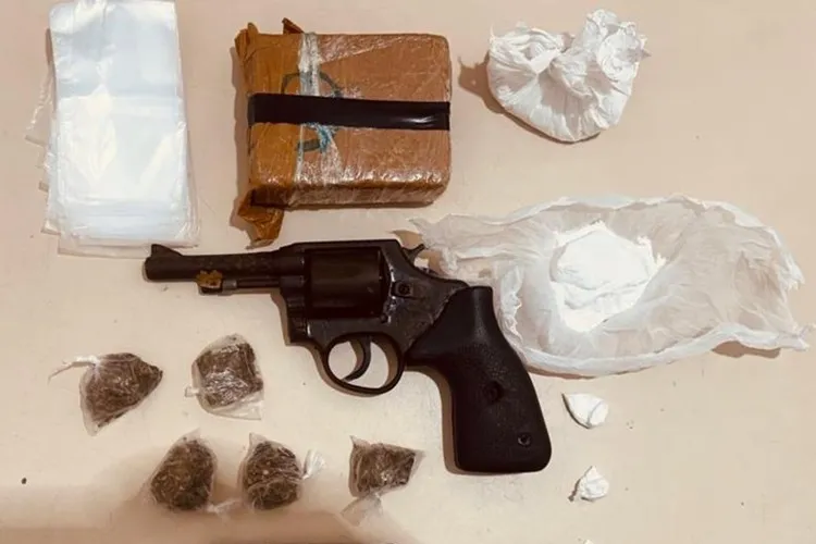 PM prende dupla com drogas e arma após tentativa de fuga em Vitória da Conquista