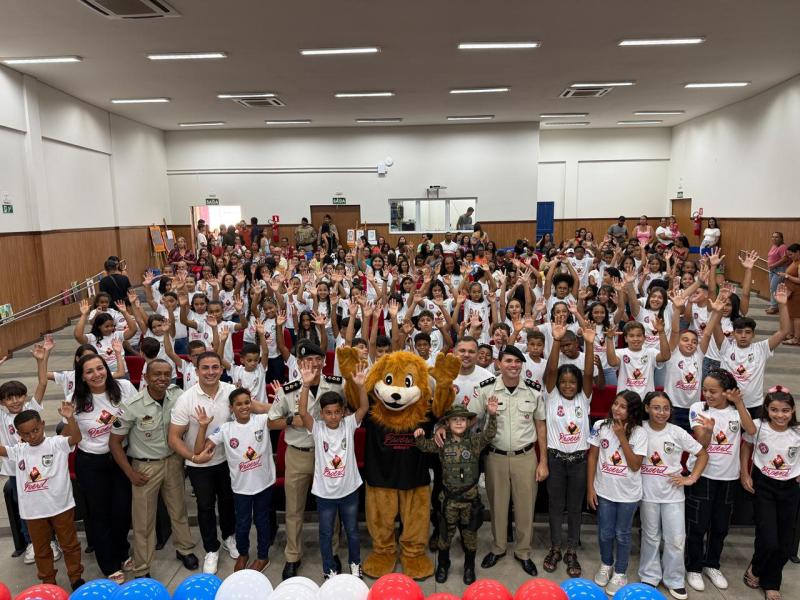 24º BPM REALIZA FORMATURA DE 95 ALUNOS DO PROERD EM ITUAÇU