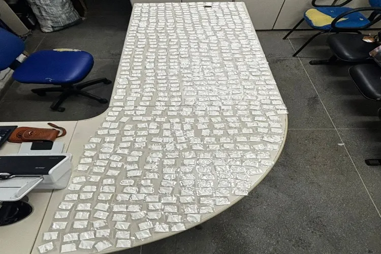 CIPRv apreende 776 papelotes de cocaína durante abordagem a ônibus em Urandi