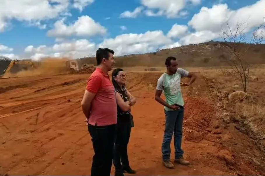 A Prefeita Aline Aguiar de Maetinga em breve entregará uma significativa obra hídrica à comunidad...