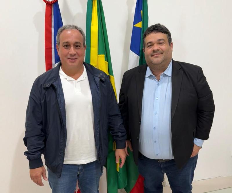 Em visita ao presidente Ivan Cordeiro, deputado Vítor Azevedo reafirma compromisso com Região Metropolitana