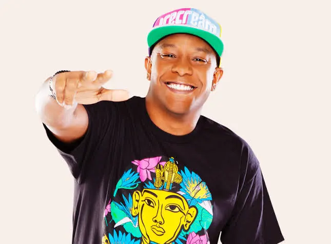 Márcio Victor é internado e submetido a cateterismo após passar mal em Salvador