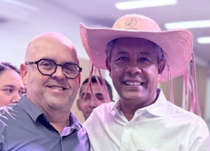 Governador Jerônimo Rodrigues e prefeito Lélio Júnior inauguram sistema de abastecimento de água em Presidente Jânio Quadros