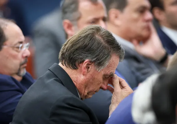 Decisão de Moraes coloca Bolsonaro sob ameaça de prisão imediata; entenda o motivo