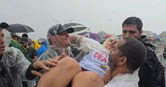 Raio atinge ato político em Brasília e deixa cerca de 34 feridos; não há mortes
