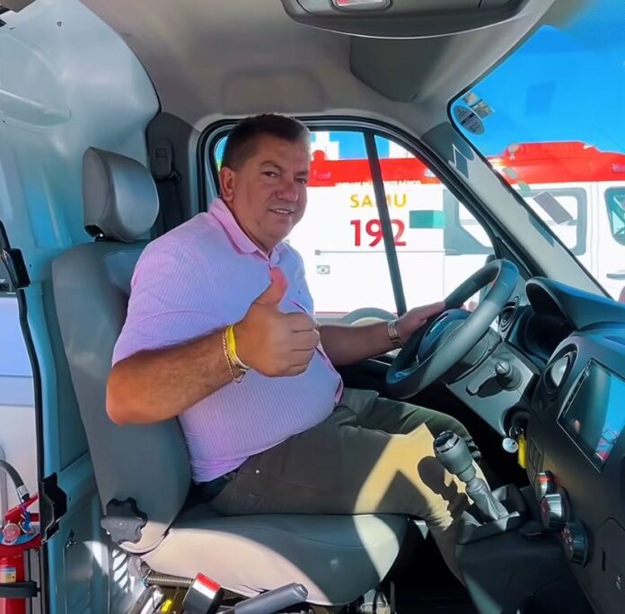 Valdemir Gondim garante nova ambulância e kit de telemedicina para fortalecer a saúde de Tanhaçu
