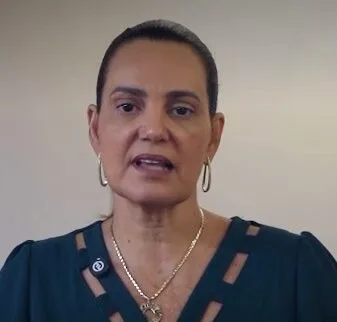 Cotada para vice de ACM Neto, prefeita de Vitória da Conquista bloqueia redes social e apaga mensagens críticas