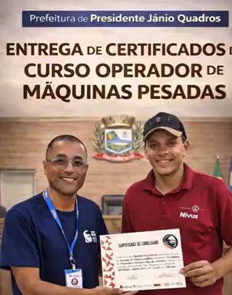 Qualificação e Oportunidade: Entrega de certificados marca nova etapa para profissionais em Jânio Quadros