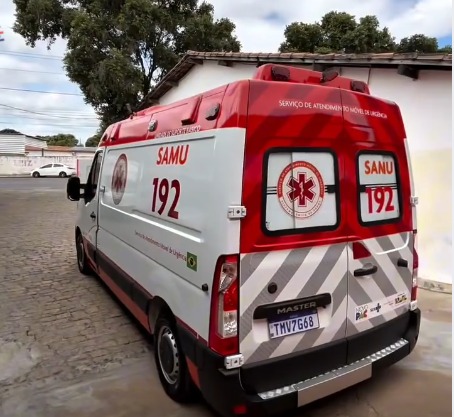 Brumado reforça atendimento de urgência com duas novas ambulâncias para o SAMU